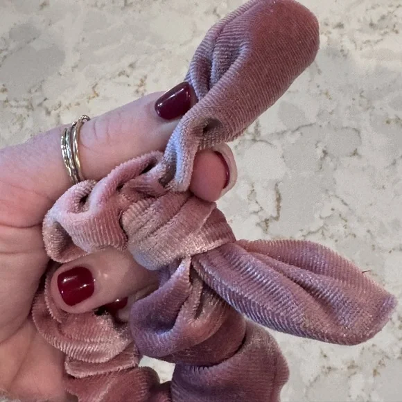 Free people, 2 Pink and Gray Scrunchie Set - Picture 4 of 10